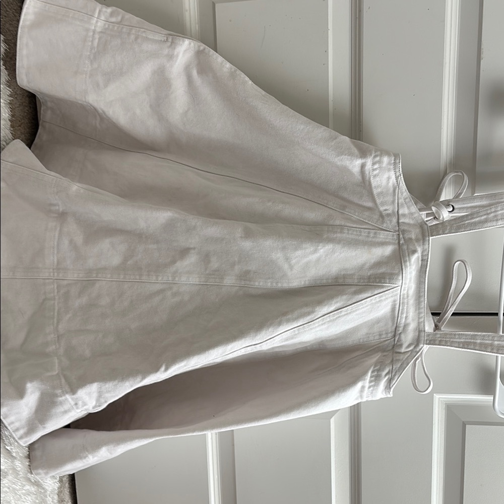 Chic White Sleeveless Dress